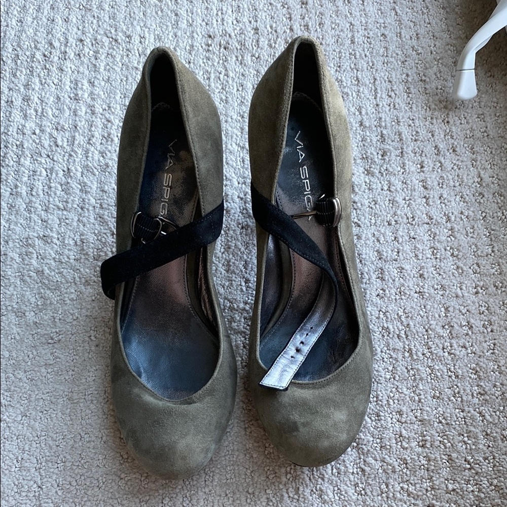 Via Spiga Women's Tan and Black Heels